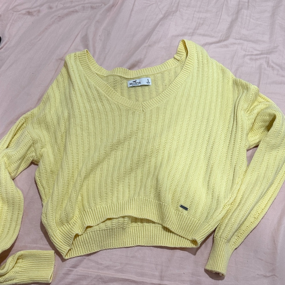 Hollister sweater